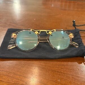 St Louis Krewe Sunglasses in Morrow Petal 24K